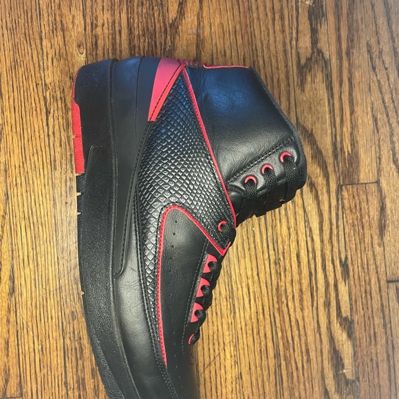 Air Jordan 2 Alternate Black/Red - Picture 3 of 10